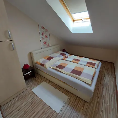 Oregano Apartman Apartment *